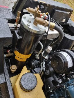 Skrutkový kompresor Kaeser M31 z Nórska 523h ako nový motor - 11