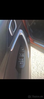 KIA  Xceed 1,4  T-GDi  Silver  103 kW, najazdené 48 000km - 11