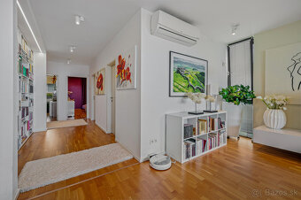 Príjemný  4 izbový byt na KOLIBE s vnútorným bazénom, saunou - 11