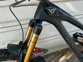 YT Capra 27 CF Pro Race L enduro - 11