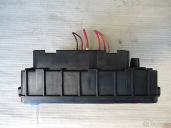 Poistkový blok 3C0937125A (Motorový priestor) VW - 11