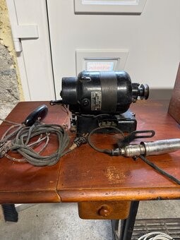 Singer starožitný šijací stroj - 11