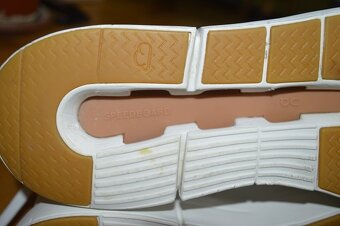 predam krasne topanky On Cloud - 11