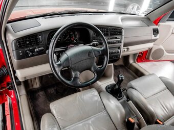 Volkswagen Golf VR6 - 11