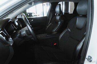 Volvo XC60 D4 Momentum AWD A/T - 11