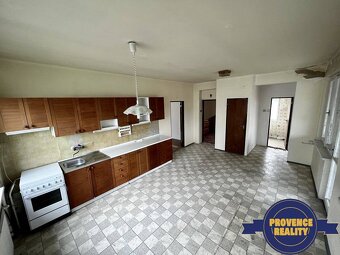 PREDAJ : 6 - izbový, dvojgeneračný rodinný dom - Komárno - 11