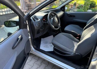 Fiat Punto 1,2i klima Nová STK benzín manuál 44 kw - 11