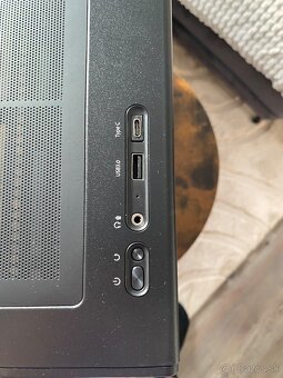 🖥️ PC skrinka – Zalman P10 Black - 11