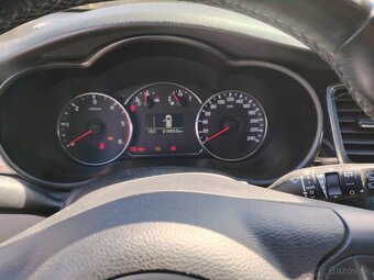 Kia carens 1.7 CRDi - 11