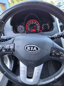 Kia Ceed - 11