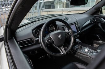 Maserati Levante SQ4 - 11