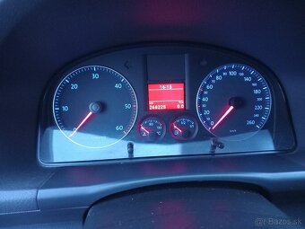 VW Touran 1.9 TDI .6ti-kvalt . Model 2008 - 11