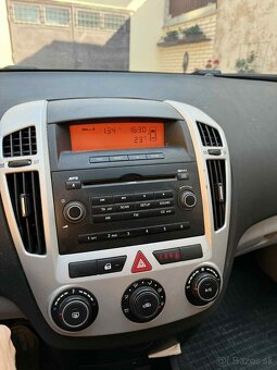 Kia Ceed - 11