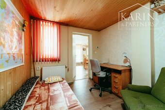 REZERVOVANÉ:3i rodinný dom po rekonštrukcii s krytou terasou - 11
