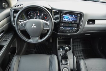 Mitsubishi Outlander 2.20 4×4 SR. voz, 7miestne - 11