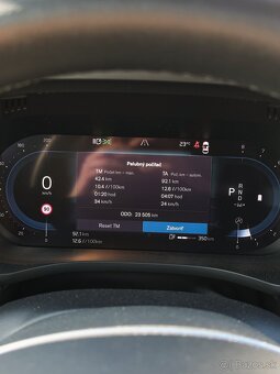 VOLVO XC60 B5 R-DESIGN - 11