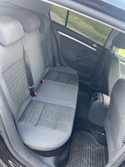 VOLKSWAGEN GOLF 5 1,9 TDI - 11