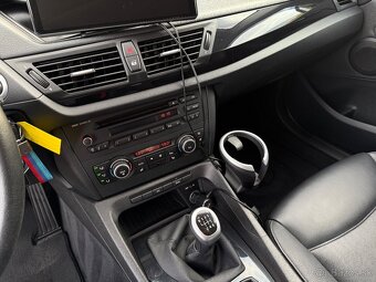 BMW X1, sDrive 18d, KRÁSNÝ STAV, servisováno, XENONY - 11