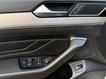 Volkswagen Passat Variant 2.0 TDI EVO Elegance DSG - 11