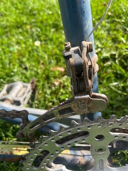 Závodný bicykel peugeot s odznakom - 11