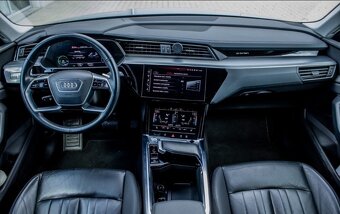 Audi e-tron 55 Advanced - 11