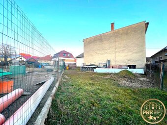 Predaj budovy vhodnej na bývanie, alebo na podnikanie s poze - 11