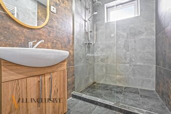 ALL INCLUSIVE | NA PREDAJ 7-IZBOVÝ RODINNÝ DOM S TROJGARÁŽOU - 11