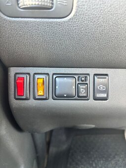 Nissan Pathfinder 2.5 dCI MT6 7-miestny - 11