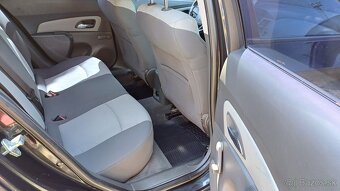 Chevrolet Cruze 1.6 16V 83kw Benzin r.v.2010 - 11
