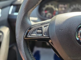 Škoda Octavia Combi 2.0 TFSI RS - 11