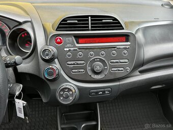 Honda Jazz / koupeno v ČR KLIMA 1.4/73kW r.v. 2014 - 11