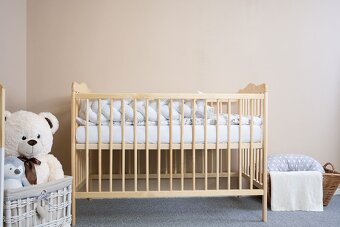 Luxusná biela postieľka (spúšťací bok) viac kusov / typov - 11