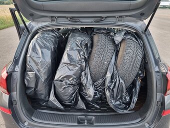 Hyundai i30 Combi 1.4 Benzín 74kw - 11