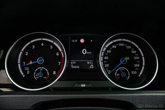 VW Golf R Variant 221kW DSG Panorama, Koža, ACC - 11
