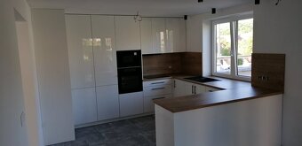 OPRAVA -RENOVÁCIA -VÝROBA - KUCHYNSKÉ LINKY, VSTAVANÉ SKRINE - 11