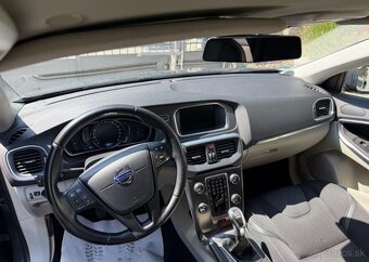 Volvo V40 1,6i pravidelný sevis Top stav benzín manuál 88 kw - 11