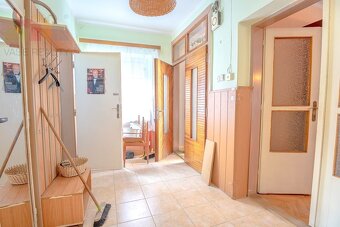 Priestranný rodinný dom s veľkým pozemkom 1454 m2, Bernoláko - 11