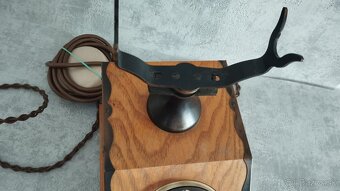 Starý telefon Tesla k dekoraci. - 11