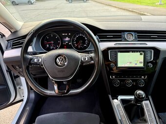 VOLKSWAGEN PASSAT 2.0TDI HIGHLINE len 95tkm - 11