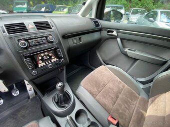 VW Touran 1.4 TSI 103 kW Highline 2010 xenony tažné serviska - 11