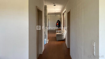 Rodinný dom s pozemkom 2 395 m², Kolárovo, Komárno - 11