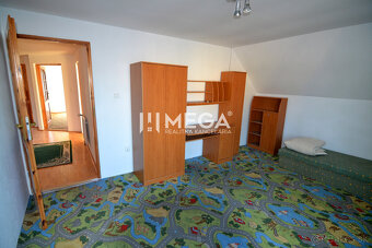 Na prenájom priestranný rodinný dom v obci Modra nad Cirocho - 11