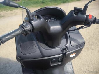 Suzuki Burgman 125cm r.v 2016 - 11