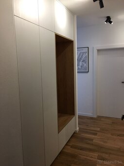 Nadštandardný byt (63 m²) s garážou v novostabe - 11