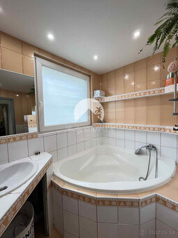 Reality KOMPLEX s.r.o. Vám ponúka 3-IZBOVÝ BYT S KOMPLETNÝM  - 11