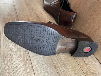 Nenosené- Originál Bugatti spoločenské poltopánky 44 - 11