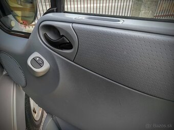 FORD TRANSIT BUS 2012 - 11