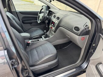 Ford Focus 2.0 LPG Titanium 2010 - 11