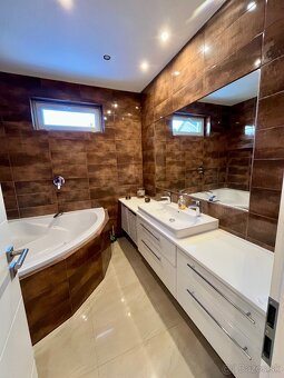 Rodinný dom s 5 apartmánmi (možná hypotéka) – Budimír,Košice - 11