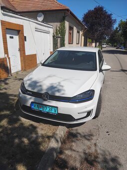 Volkswagen Golf e-Golf - 11